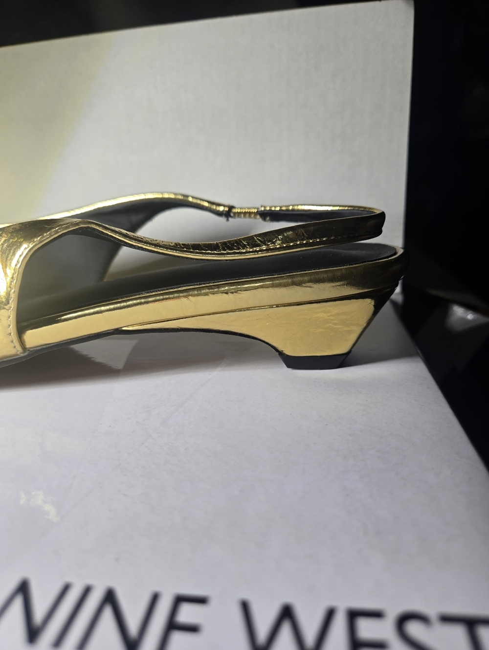 Elegant Gold Women's Shoes with Bow Detail - Picture 5 of 6